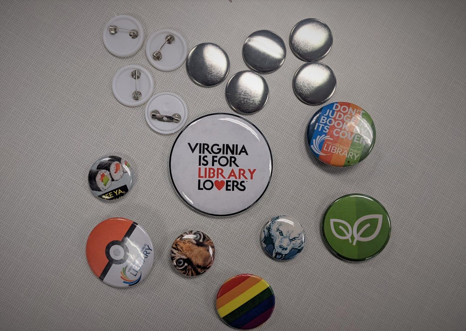 Various sized buttons
