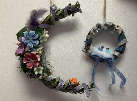 crescent wreath with flowers and cat figurines, small round wreath in blue and silver with small ducks